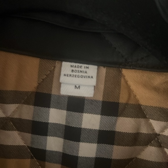 Burberry Women’s quilted Jacket - Picture 5 of 11